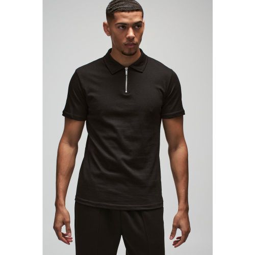 Polo Slim Fit con zip sul colletto - boohoo - Modalova