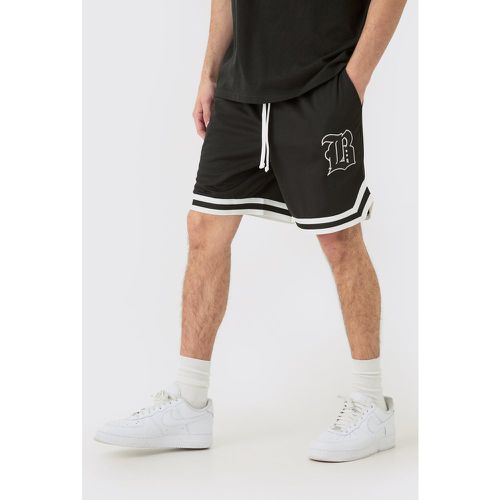 Pantaloncini da basket comodi in rete con applique di lettera B - boohoo - Modalova