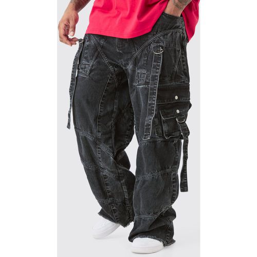 Jeans Plus Size extra comodi con fascette rigide e fibbia - boohoo - Modalova