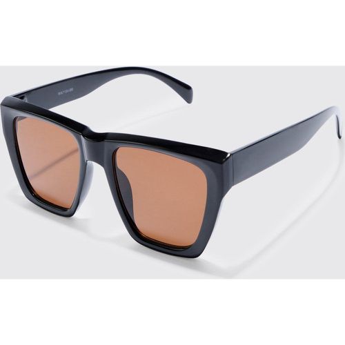 Square Sunglasses With Brown Lens In Black - boohoo - Modalova