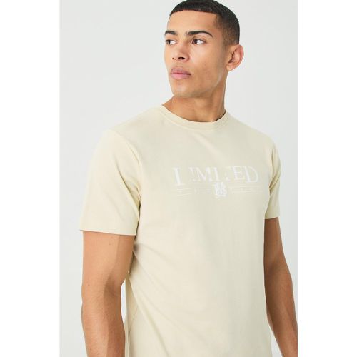 T-shirt Slim Fit Limited Edition con scritta Interlock - boohoo - Modalova