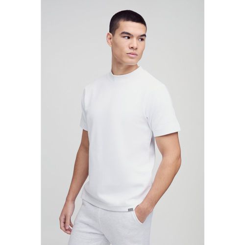 T-shirt Man Slim Fit in maglia intrecciata pesante con girocollo esteso - boohoo - Modalova