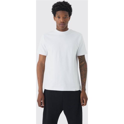 T-shirt Man Slim Fit in maglia intrecciata pesante con girocollo esteso - boohoo - Modalova