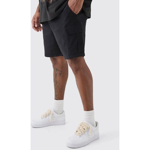 Plus Elastic Waist Black Slim Fit Cargo Shorts - boohoo - Modalova