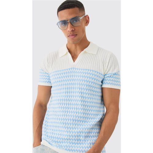 Regular V Neck Stripe Knitted Polo - boohoo - Modalova