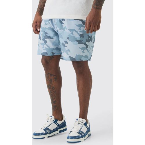 Plus Grey Camo Printed Swim Shorts - boohoo - Modalova