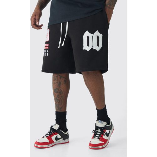 Pantalón Corto Plus Desteñido Con Aplique De Baloncesto Y Estampado De Motociclismo - boohoo - Modalova