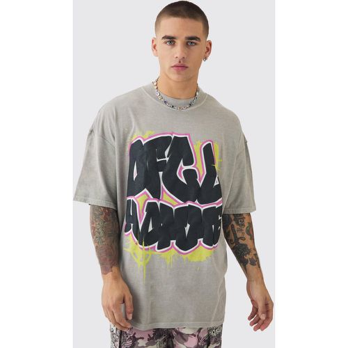 T-shirt oversize slavata stile Graffiti con stampa a caratteri arrotondati - boohoo - Modalova