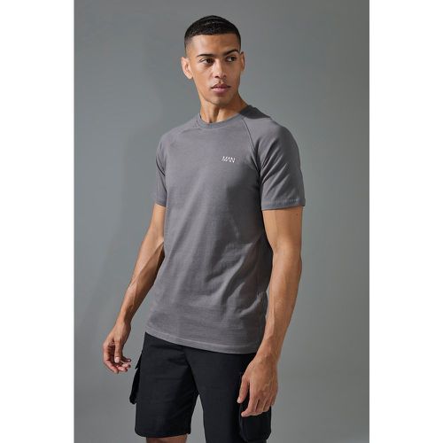 Camiseta Man Active Deportiva De Ranglán - boohoo - Modalova