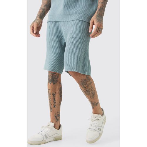 Pantaloncini Tall rilassati di media lunghezza in maglia a coste - boohoo - Modalova