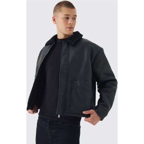 Chaqueta Harrington Negra Con Cuello De Borreguito Y Letras Bm En Relieve - boohoo - Modalova