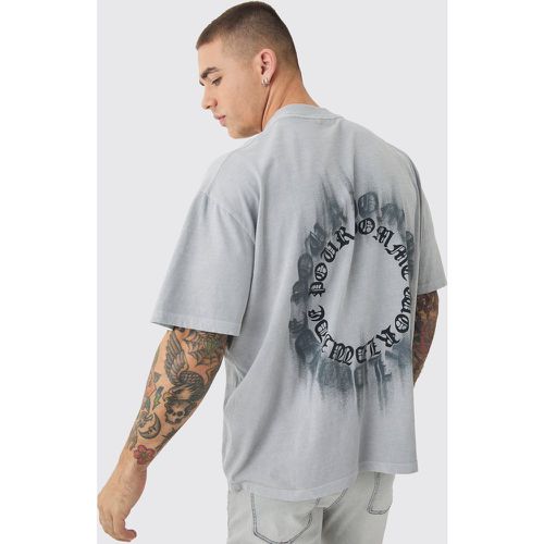 T-shirt squadrata oversize slavata con girocollo esteso e stampa Homme - boohoo - Modalova