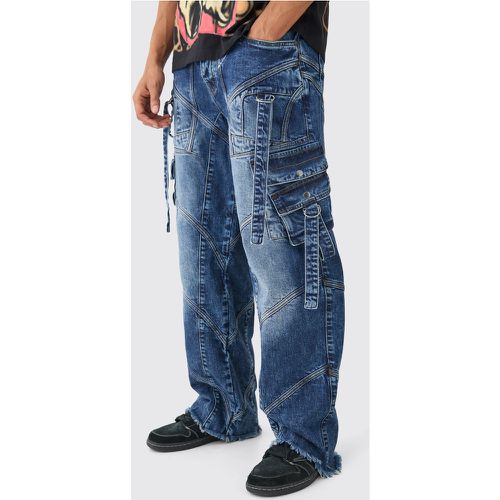Jeans extra comodi in indaco in denim rigido con fascette e fibbia - boohoo - Modalova