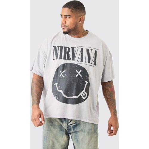 Camiseta Plus Sobreteñida Con Estampado De Nirvana Y Cara Sonriente - boohoo - Modalova