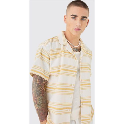 Short Sleeve Aztec Stripe Boxy Shirt - boohoo - Modalova