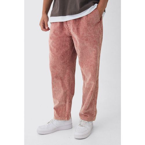 Pantaloni Skate Fit in velluto a coste con etichetta intessuta - boohoo - Modalova