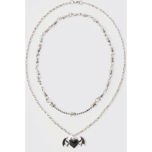 Collar Con Corazón Y Colgante De Ala De Murciélago - boohoo - Modalova