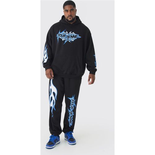 Tuta sportiva Plus Size nera con stampa Pour Homme - boohoo - Modalova