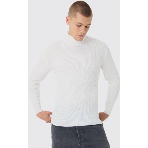 Maglione attillato in maglia a coste con collo alto - boohoo - Modalova