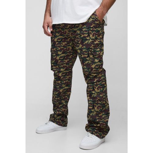 Pantaloni Cargo Plus Size slavati in nylon ripstop in fantasia militare con zip sul fondo - boohoo - Modalova