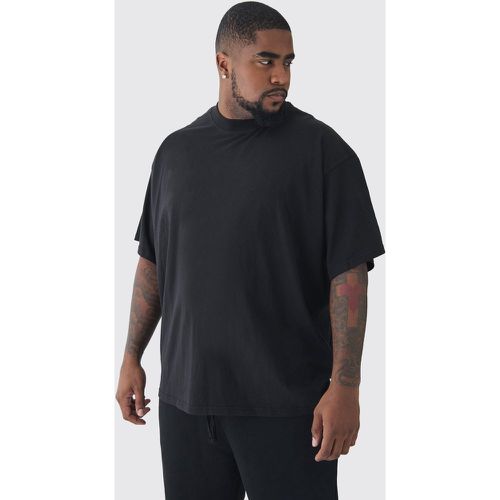 T-shirt Plus Size oversize Basic con girocollo esteso - boohoo - Modalova