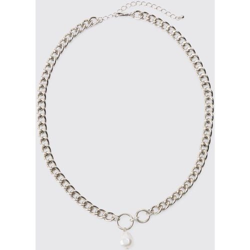 Collar De Cadena Gruesa Con Colgante De Perlas - boohoo - Modalova