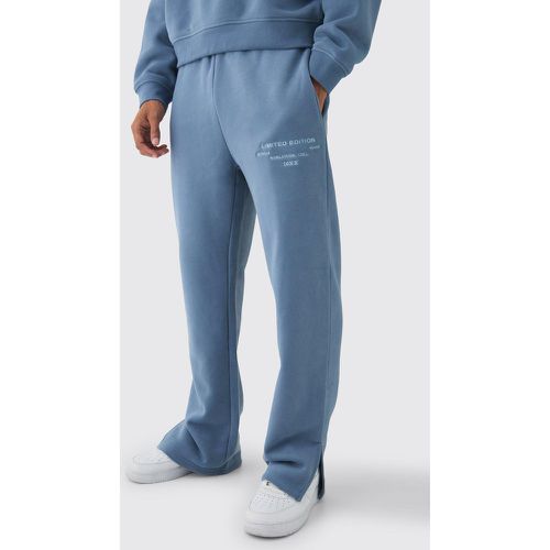 Pantaloni tuta rilassati con ricami di testo - boohoo - Modalova