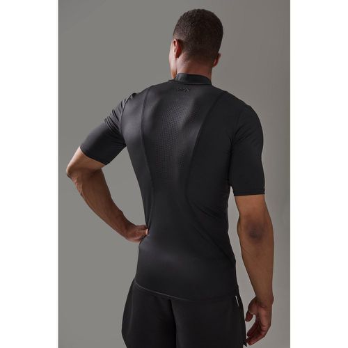 Maglia intima a collo alto Man Active traforata a maniche corte - boohoo - Modalova