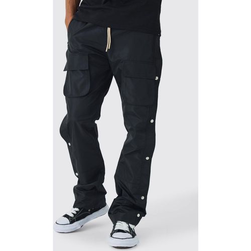 Pantaloni Cargo Slim Fit con vita elasticizzata e pieghe sul fondo - boohoo - Modalova