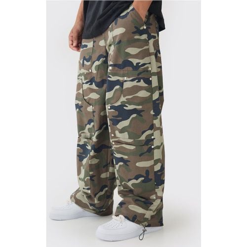 Pantalón Ancho Estilo Carpintero De Sarga Con Cintura Elástica Y Estampado De Camuflaje - boohoo - Modalova