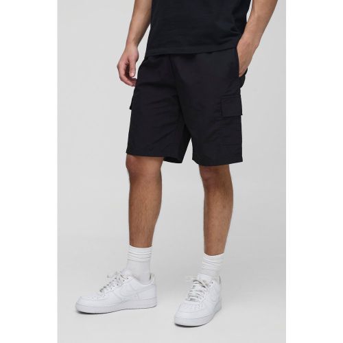 Pantaloncini Cargo medi rilassati in nylon effetto goffrato con vita elasticizzata - boohoo - Modalova