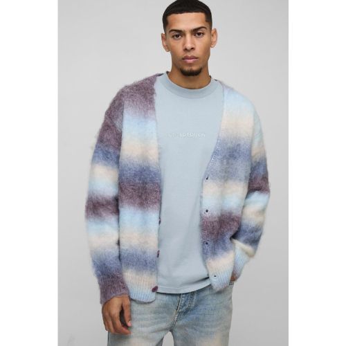 Cardigan oversize spazzolato a righe con spalle scese - boohoo - Modalova