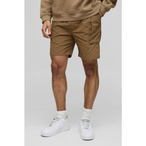 Pantaloncini Cargo rilassati in nylon effetto goffrato con vita elasticizzata - boohoo - Modalova