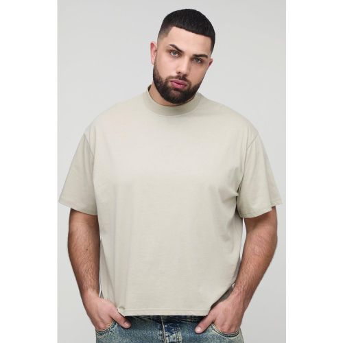 Camiseta Plus Básica Oversize Recta Con Cuello Extendido - boohoo - Modalova