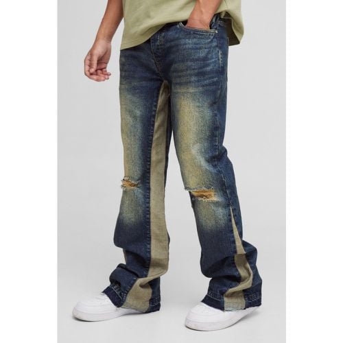 Jeans rilassati in denim rigido a zampa strappati sul ginocchio - boohoo - Modalova