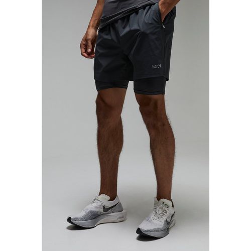 Pantaloncini Man Active 2 in 1 con griglia perforata da 7 pollici - boohoo - Modalova