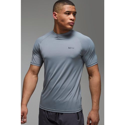 Camiseta Man Active Resistente Regular De Ranglán - boohoo - Modalova