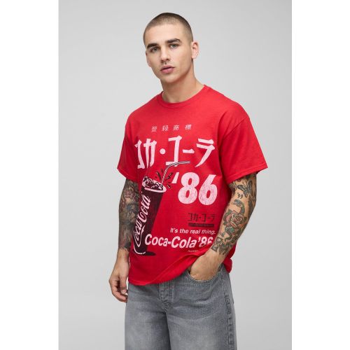 T-shirt oversize rossa con stampa ufficiale Coca-Cola - boohoo - Modalova