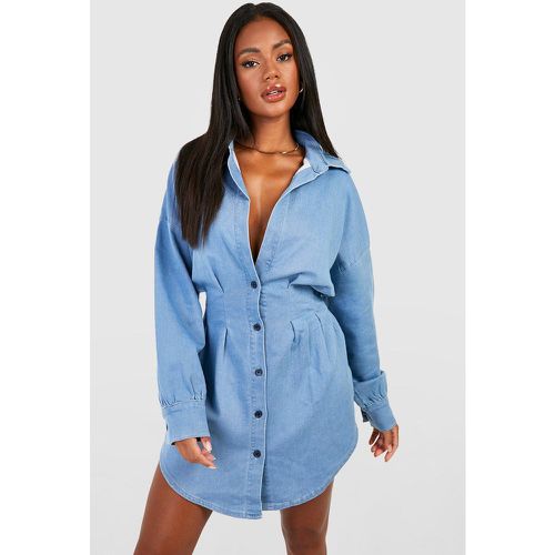 Vestito camicia in denim con coulisse in vita - boohoo - Modalova