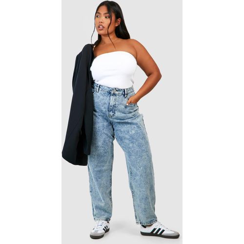 Jeans Mom Plus Size in lavaggio acido - boohoo - Modalova