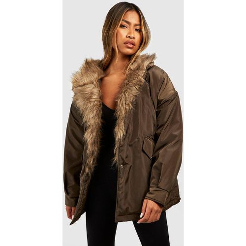 Parka rifinito in pelliccia sintetica - boohoo - Modalova