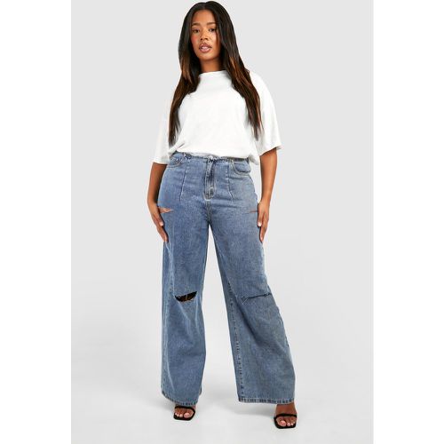 Jeans dritti Plus Size con strappi alla coscia - boohoo - Modalova