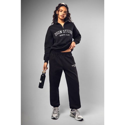 Pantalón Deportivo Oversize Con Aplique Dsgn Studio - boohoo - Modalova