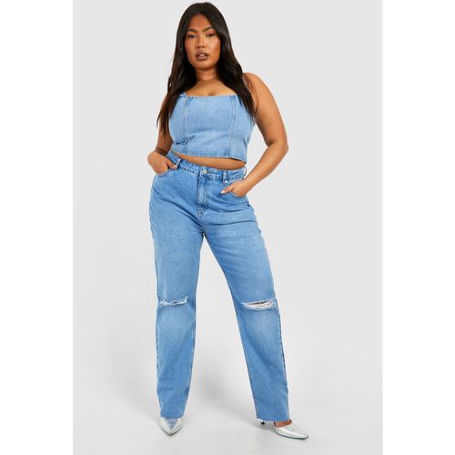 Jeans Mom Plus Size in lavaggio chiaro con strappi - boohoo - Modalova