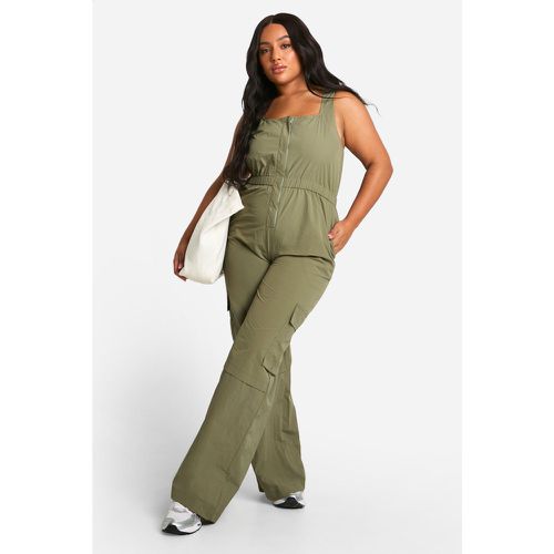 Plus Cargo Woven Utility Scoop Jumpsuit - boohoo - Modalova