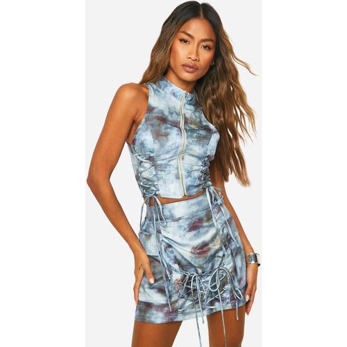 Minigonna in fantasia tie dye tono su tono con laccetti - boohoo - Modalova