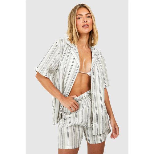 Camisa Para La Playa De Manga Corta Efecto Lino Con Rayas - boohoo - Modalova