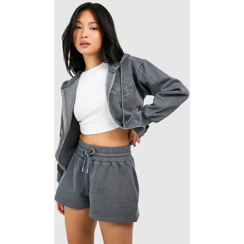 Petite Dsgn Embroidered Hoodie Washed Short Tracksuit - boohoo - Modalova