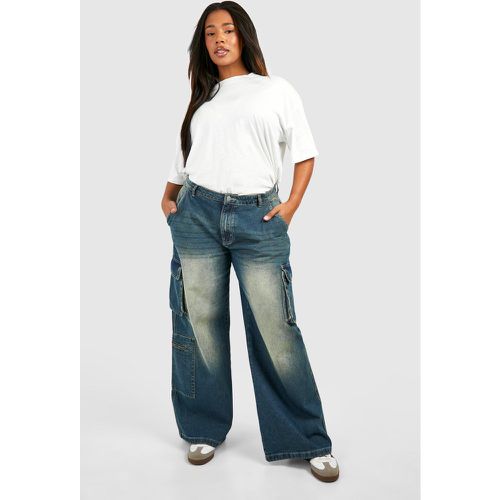 Jeans Cargo Plus Size slavati - boohoo - Modalova