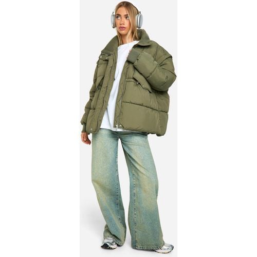 Piumino oversize con colletto a contrasto - boohoo - Modalova